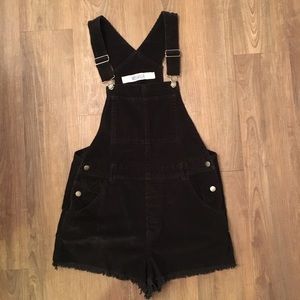 Brandy Melville overall shorts